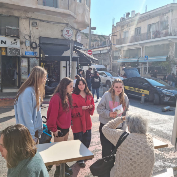 Jewish identity seminar in the streets of tel aviv!