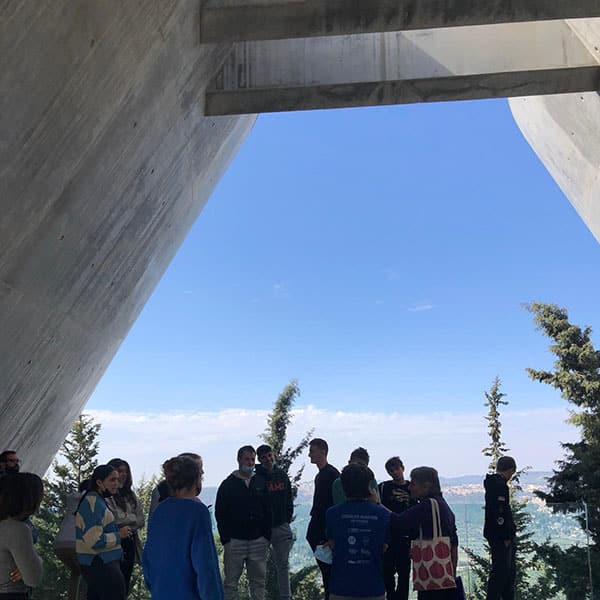 Jerusalem community at yad vashem museum