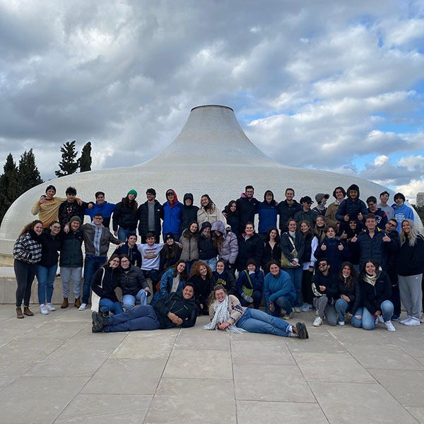 Jerusalem community students at the israel museum