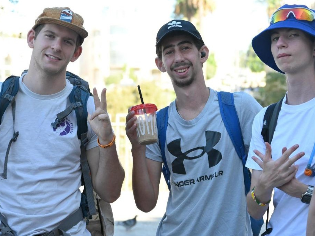 Gap year in israel - aardvarkisrael