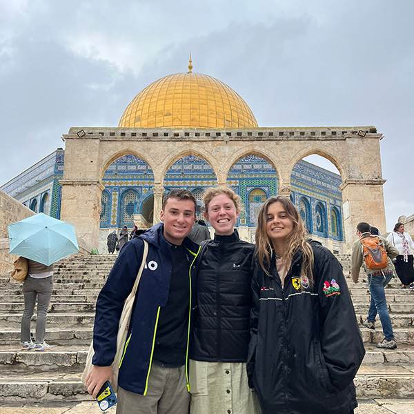 Florentin students at temple mount