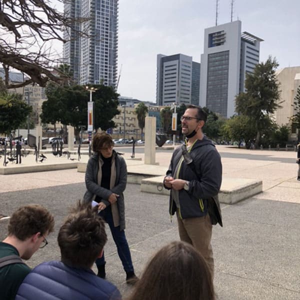 Selah students at the tel aviv museum of arts