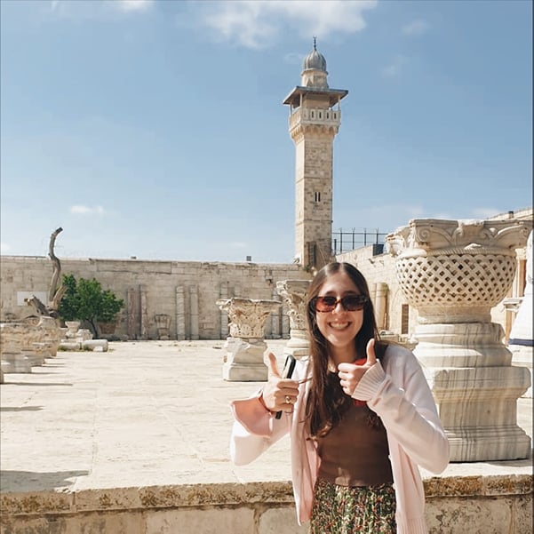 Talia de beer with the ruins on temple mount